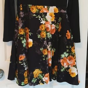SOLD Floral Christmas dress with pockets Size M